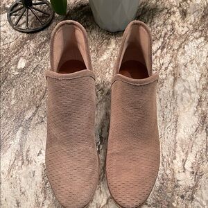 Lucky Brand Women's Taupe Heeled Slip-On Boots